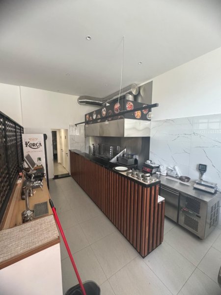 Tirane, jepet me qera ambjent biznesi Kati 0, 80 m² 1.500 € (Oxhaku)