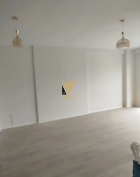 Tirane, jepet me qera apartament 2+1+Ballkon Kati 2, 125 m² 550 € (BULEVARDI I RI)