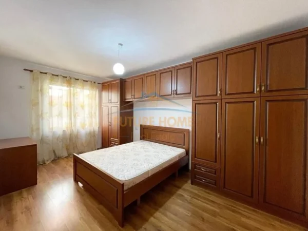0683487469  Tirane, jepet me qera apartament 2+1+Ballkon Kati 4, 110 m² 500 € (UNAZA E RE)