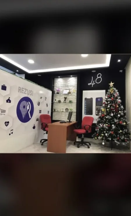 Tirane, jepet me qera zyre Kati 1, 75 m² 350 € (Aleksandri i madh)