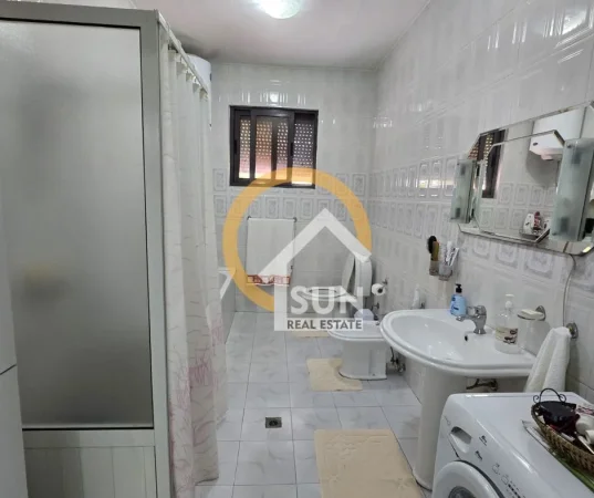 Shkoder, jepet me qera shtepi 1+1 , (rr. LIN SHKRELI)