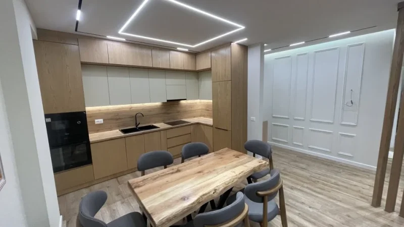 Tirane, jepet me qera apartament 2+1+Aneks+Ballkon Kati 1, 116 m² 1.800 € (liqeni i thate)