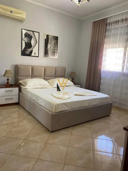 Tirane, jepet me qera apartament 2+1+Ballkon Kati 3, 100 m² 700 € (FAKULTETI EKONOMIK)