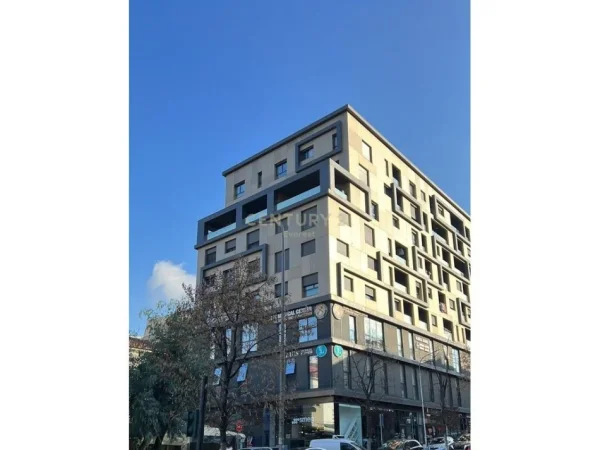 Tirane, jepet me qera ambjent biznesi Kati 5, 90 m² 800 € (Stadiumi Dinamo)