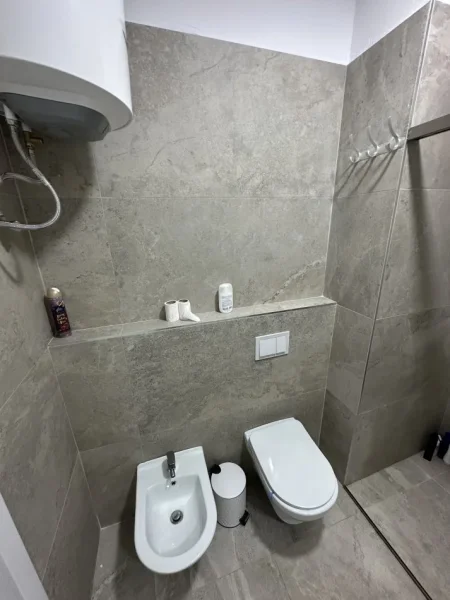 Tirane, shitet apartament 2+1+Ballkon Kati 4, 73 m² 154.000 € (Rezidenca Erli)