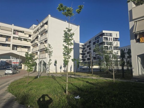 Tirane, jepet me qera apartament 2+1+Ballkon Kati 5, 115 m² 500 € (RRUGA 5 MAJI)