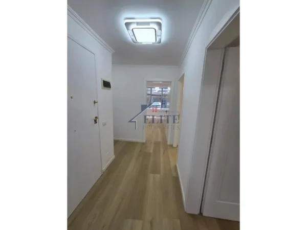 Tirane, shitet apartament 2+1 Kati 2, 72 m² 188.000 € (Rruga e kavajes)