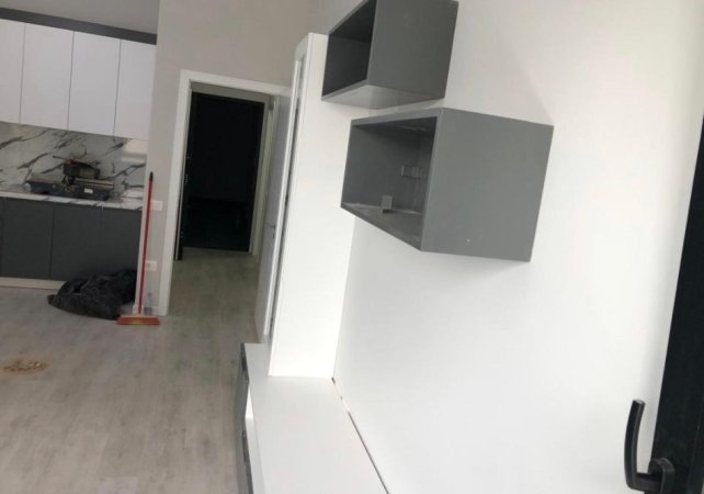 Tirane, jepet me qera apartament 1+1+Aneks+Ballkon Kati 7, 77 m² 650 € (Rruga Kavajes)