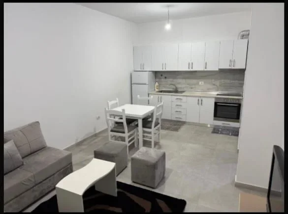Tirane, jepet me qera apartament 1+1 Kati 5, 70 m² 550 € (Oxhaku , Rr.Kongresi i Manastirit)