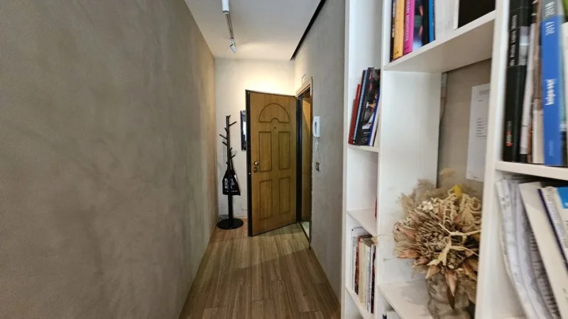 Tirane, jepet me qera zyre Kati 2, 106 m² 1.000 € (Bllok, rruga Sami Frasheri)