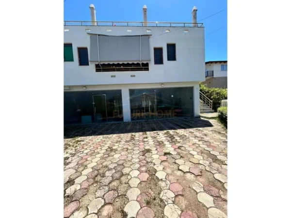 ALF53310 Tirane, jepet me qera ambjent biznesi Kati 1, 920 m² 1150 € (Rrethrrotullimi i Saukut)