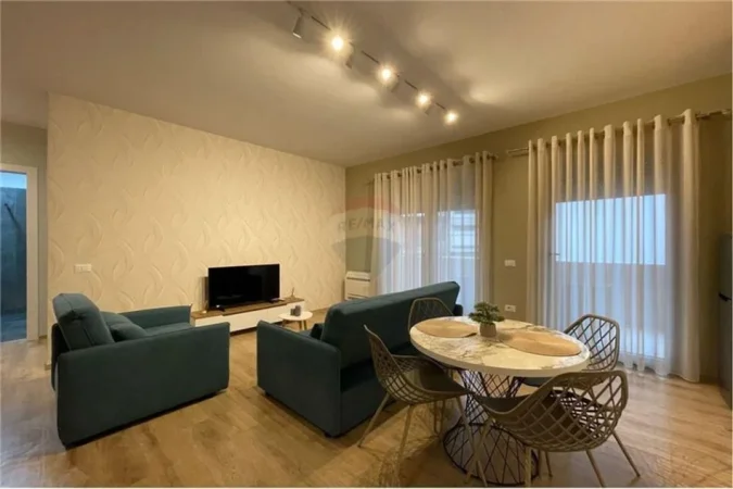 Tirane, jepet me qera apartament 1+1+Aneks+Ballkon , 75 m² 650 € (kompleksi Delijorgji)