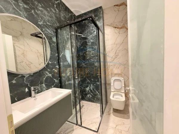Vlore, shitet apartament 2+1 Kati 2, 115 m² (san torini)
