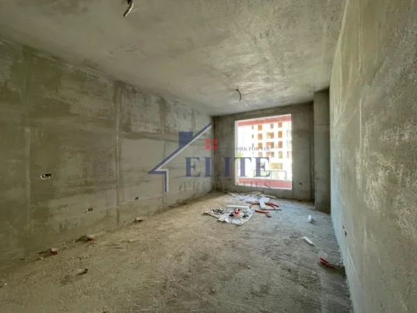 Tirane, shitet apartament 1+1+Ballkon Kati 5, 75 m² 56.460 € (Rruga skenderbeu kamez)