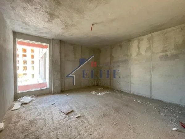 Tirane, shitet apartament 1+1+Ballkon Kati 5, 75 m² 56.460 € (Rruga skenderbeu kamez)