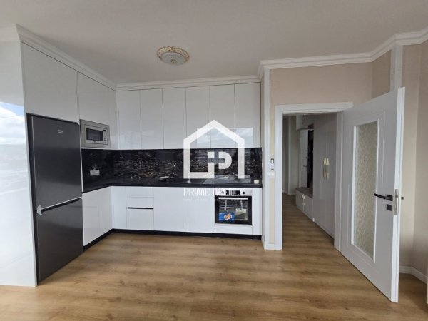 SHITET: Apartament 2 + 1/Pogradec_ Center Kapri/PAMJE NGA LIQENI