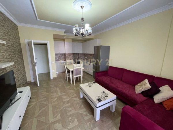 Tirane, jepet me qera apartament 1+1 Kati 6, 74 m² 450 € (VILAT GJERMANE)