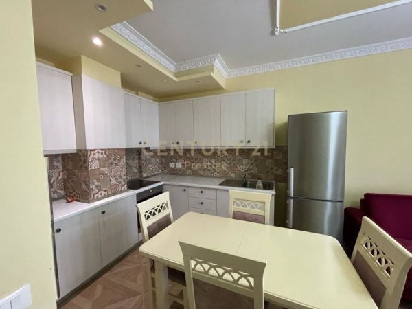Tirane, jepet me qera apartament 1+1 Kati 6, 74 m² 450 € (VILAT GJERMANE)