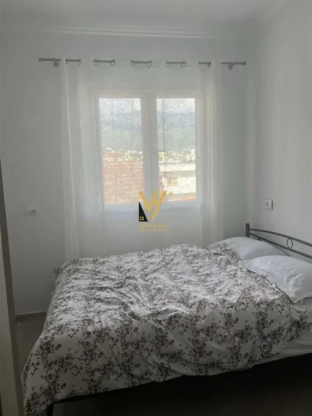 Tirane, jepet me qera apartament 2+1+Ballkon Kati 3, 110 m² 500 € (SHKOZE)