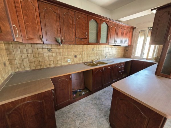 SHITET Apartament 2 +1/zona: Pogradec_ Pranë VALUTËS