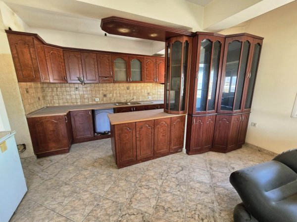 SHITET Apartament 2 +1/zona: Pogradec_ Pranë VALUTËS
