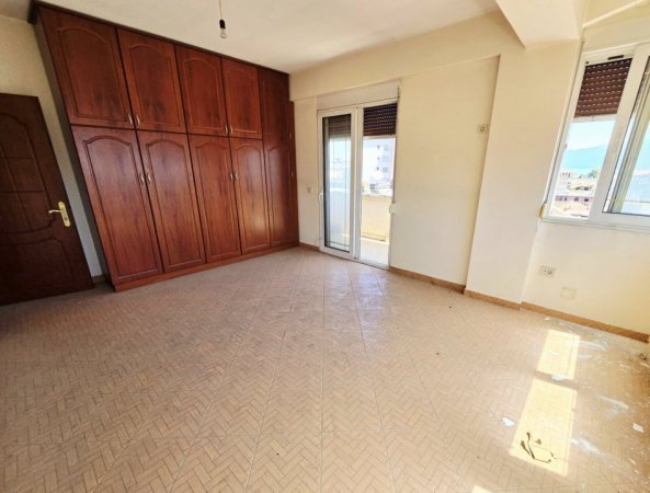 SHITET Apartament 2 +1/zona: Pogradec_ Pranë VALUTËS