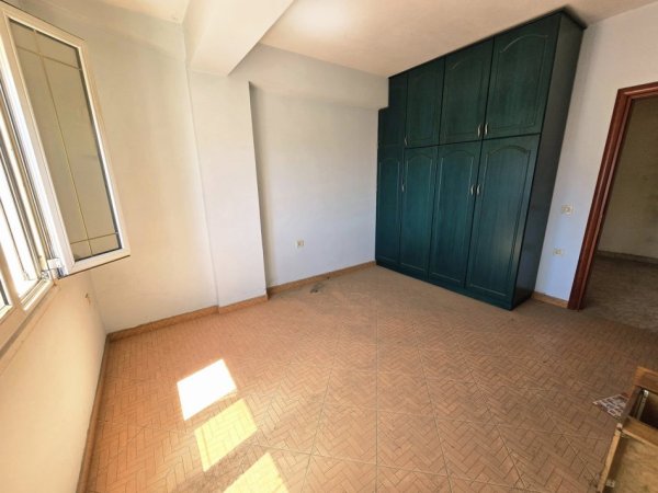 SHITET Apartament 2 +1/zona: Pogradec_ Pranë VALUTËS