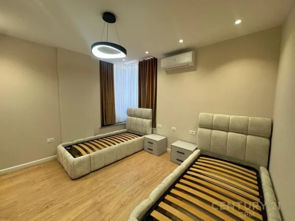 Tirane, jepet me qera apartament 2+1 Kati 8, 108 m² 2.000 € (përballë Toptanit)