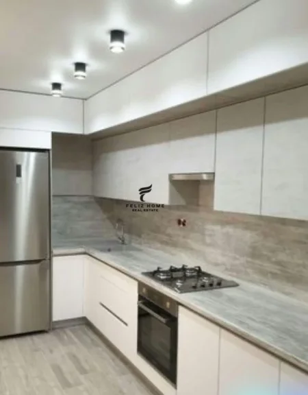 Tirane, jepet me qera apartament 2+1+Ballkon Kati 7, 112 m² 500 € (ASTIR)