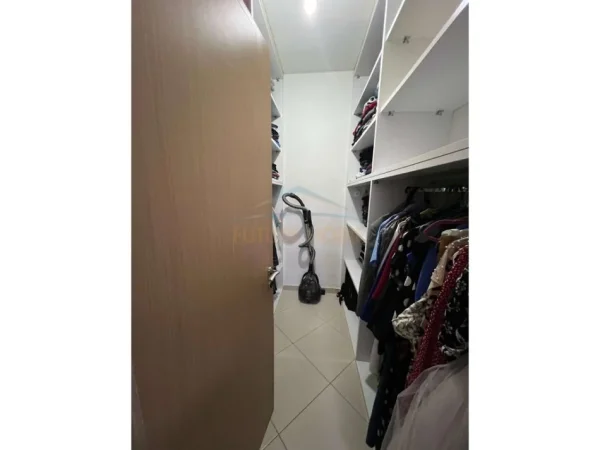 Tirane, jepet me qera apartament 2+1 Kati 4, 122 m² 500 € (Unaza e Re)