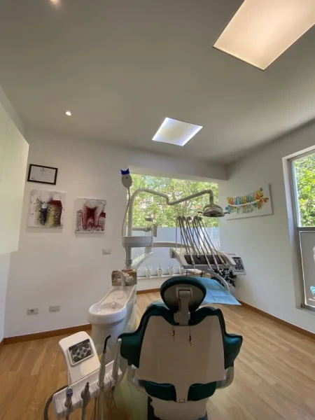 Tirane, jepet me qera ambjent biznesi Kati 2, 70 m² 800 € (rruga e kavajes)