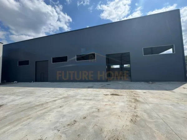 Tirane, jepet me qera magazine Kati 0, 2.900 m² 6.000 € (VAQARR)