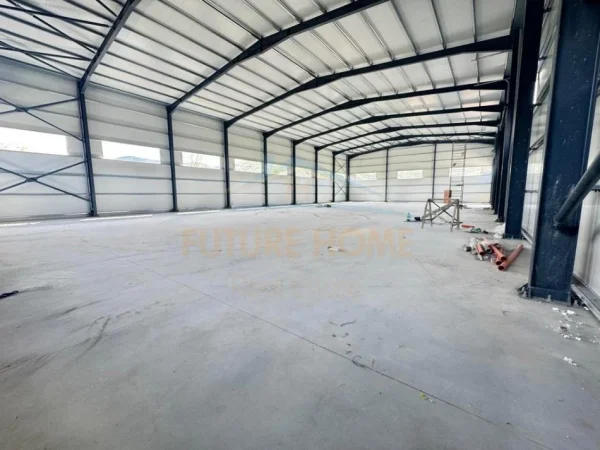 Tirane, jepet me qera magazine Kati 0, 2.900 m² 6.000 € (VAQARR)