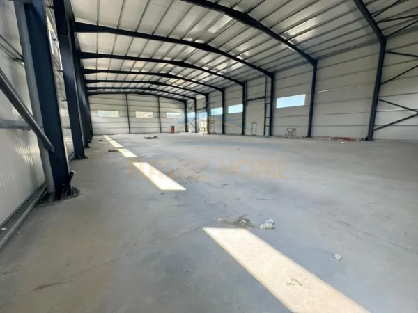 Tirane, jepet me qera magazine Kati 0, 2.900 m² 6.000 € (VAQARR)