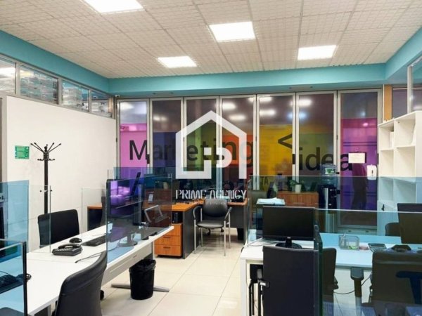 JEPET ME QIRA : Ambjent biznesi/Zona: BLLOKUT/pranë super market SPAR