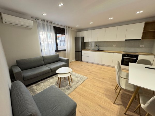 Tirane, jepet me qera apartament 1+1 Kati 2, 70 m² 600 € (rruga ismail qemali)