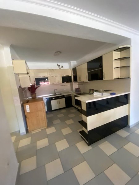 Tirane, shitet apartament 3+1+Aneks+Ballkon Kati 2, 138 m² 240.000 € (liqeni i thate)