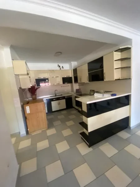Tirane, shitet apartament 3+1+Aneks+Ballkon Kati 2, 138 m² 240.000 € (liqeni i thate)