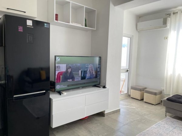 Tirane, shes apartament 1+1+Ballkon Kati 6, 70 m² 105.000 € (Sokrat Miho)