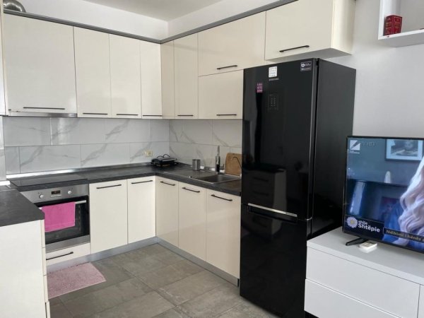 Tirane, shes apartament 1+1+Ballkon Kati 6, 70 m² 105.000 € (Sokrat Miho)
