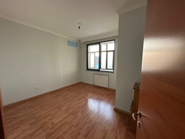 Tirane, shitet apartament 3+1+Ballkon Kati 10, 143 m² 328.900 € (ish ekspozita)