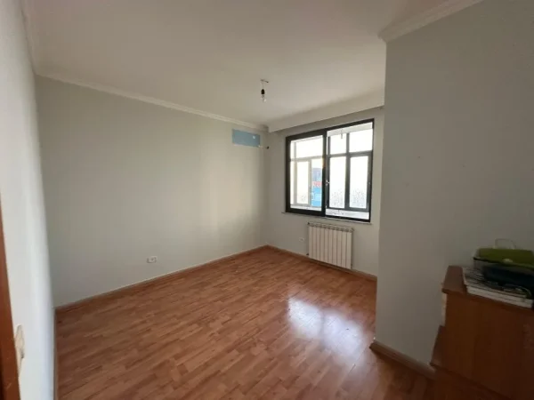 Tirane, shitet apartament 3+1+Ballkon Kati 10, 143 m² 328.900 € (ish ekspozita)