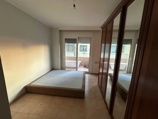 Tirane, shitet apartament 3+1+Ballkon Kati 10, 143 m² 328.900 € (ish ekspozita)