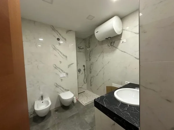 Tirane, shitet apartament 3+1+Ballkon Kati 10, 143 m² 328.900 € (ish ekspozita)