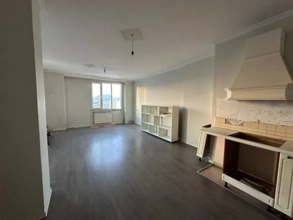 Tirane, shitet apartament 3+1+Ballkon Kati 10, 143 m² 328.900 € (ish ekspozita)