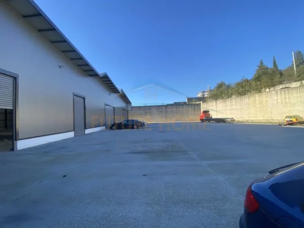 Tirane, shitet magazine Kati 0, 4.621 m² 2.200.000 € (MEZEZ)