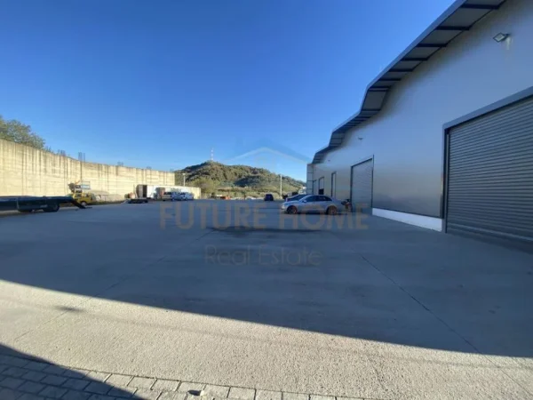 Tirane, shitet magazine Kati 0, 4.621 m² 2.200.000 € (MEZEZ)