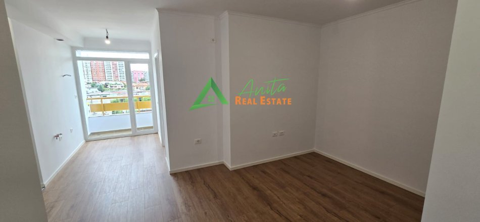 Tirane, shitet apartament 1+1+Ballkon Kati 7, 53 m² 115.000 € (Rruga Irfan Tomini , afer pallatit me shigjeta)
