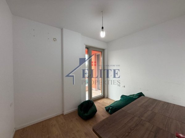 Tirane, jepet me qera apartament 3+1+Ballkon , 140 m² 1.000 € (Dritan Hoxha)