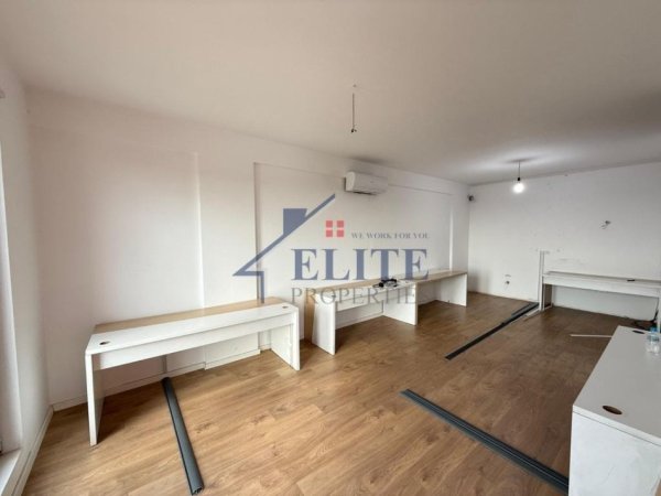 Tirane, jepet me qera apartament 3+1+Ballkon , 140 m² 1.000 € (Dritan Hoxha)